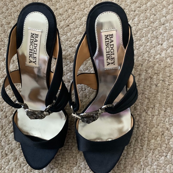Awesome BADGLEY MISCHKA Black Satin Jeweled Heels - Picture 2 of 8